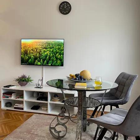 62 - Besplatan Gradski Parking - *