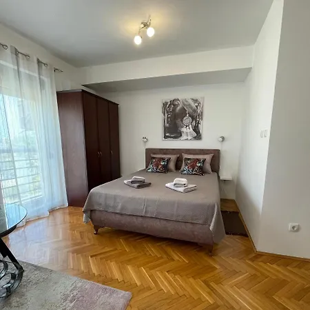 Apartman 62 - Besplatan Gradski Parking - Novi Sad