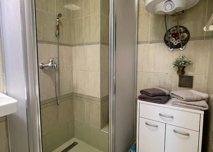 62 - Besplatan Gradski Parking - *